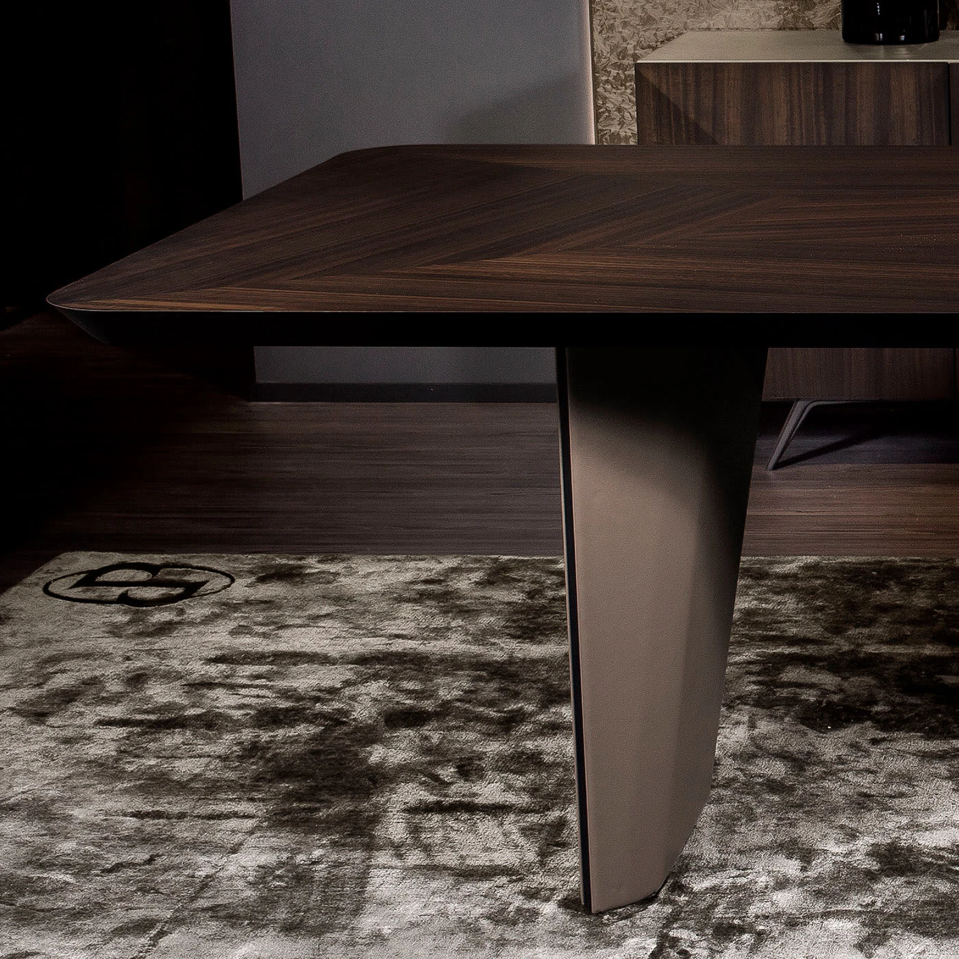 Blade 250 Dining Table 5 Blade 250 Dining Table - Image 3